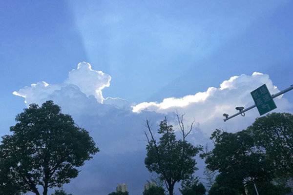 安徽臭氧防控的科技逆襲：走航監(jiān)測(cè)精準(zhǔn)狙擊，污染天數(shù)驟降近三成！