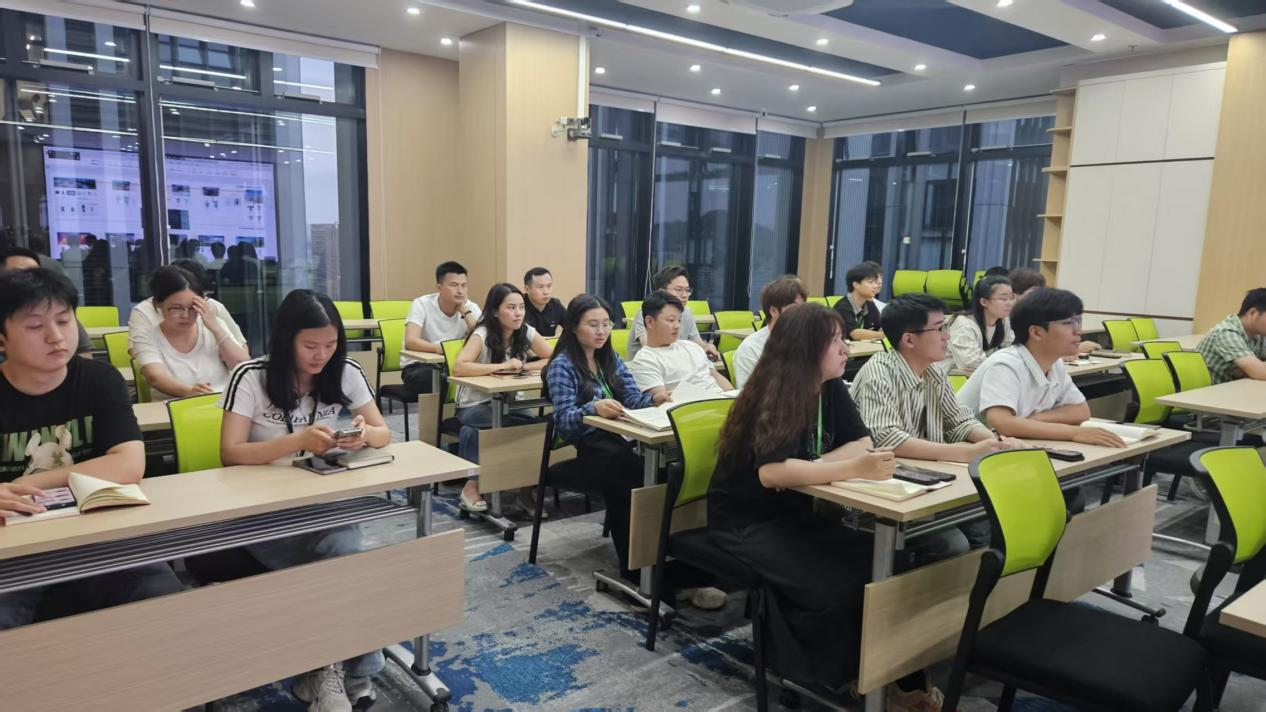 第二輪銷售鏈專項培訓(xùn)第十場舉行 --氣分檢測儀應(yīng)用場景培訓(xùn)圓滿收官